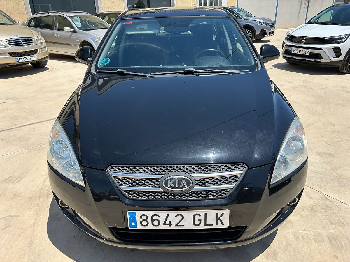 KIA CEED COMFORT 1.4 SPANISH LHD IN SPAIN 118000 MILES SUPERB LITTLE CAR 2009